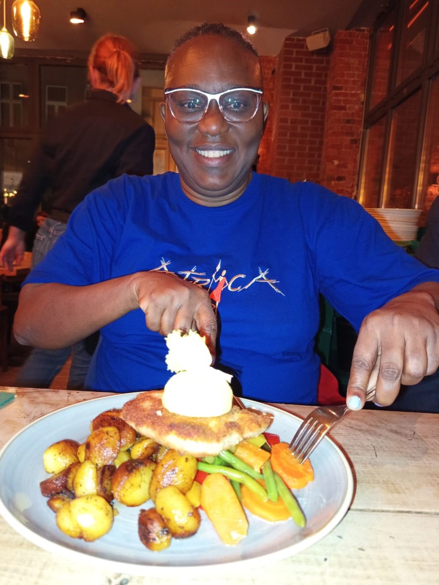 TMG Think Tank welcome dinner for participants of its "Dialogue with James Shikwati," at Schnitzelei Mitte, Berlin.