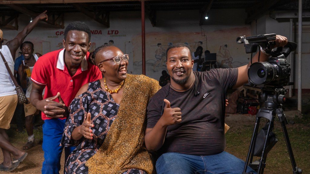 How do I use social&nbsp;media?